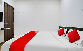 Hotel O White Villa