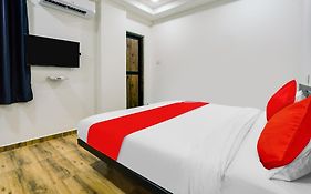 Hotel O White Villa